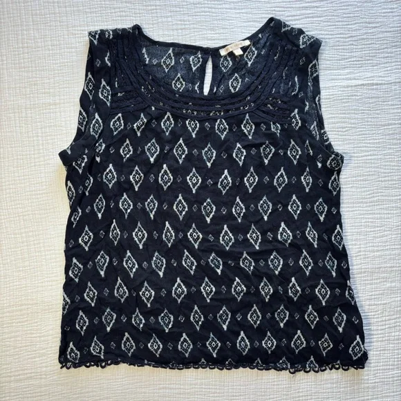 Skies Are Blue Black and White Geometric Blouse - Picture 1 of 3